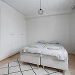 2br Lakefront Near Railway Station & Downtown * Jyväskylä