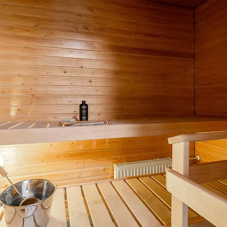Lakefront 2br With Sauna Near Railway Station & Downtown *