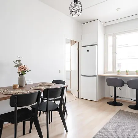 2br Lakefront Near Railway Station & Downtown Jyväskylä